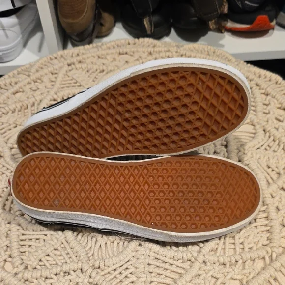 Vans Black and White Slip-On Shoes - Picture 5 of 8